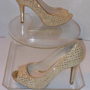AUDREY BROOKE GOLD & BEIGE OPEN TOE SHOES SIZE 7.5